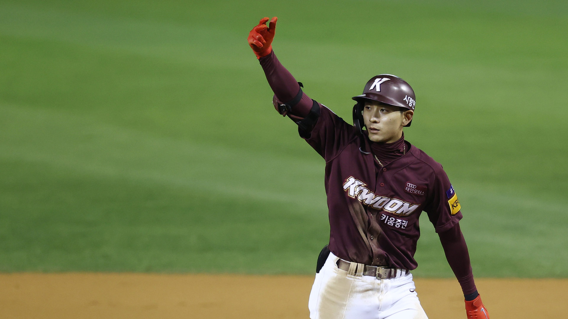 [프로야구] 이정후 5억 5천만원 사인…역대 5년차 최고 연봉