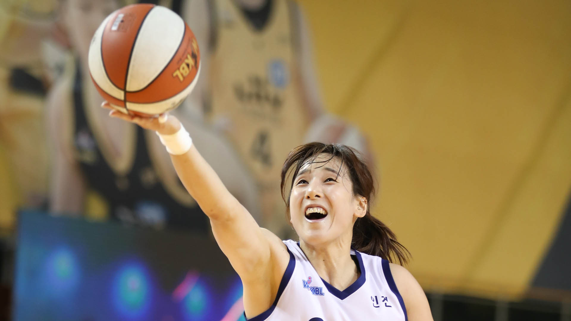 [프로농구] '<em class='find'김단비</em 더블더블' 신한마이다스 온라인카지노 유니벳, BNK 제압