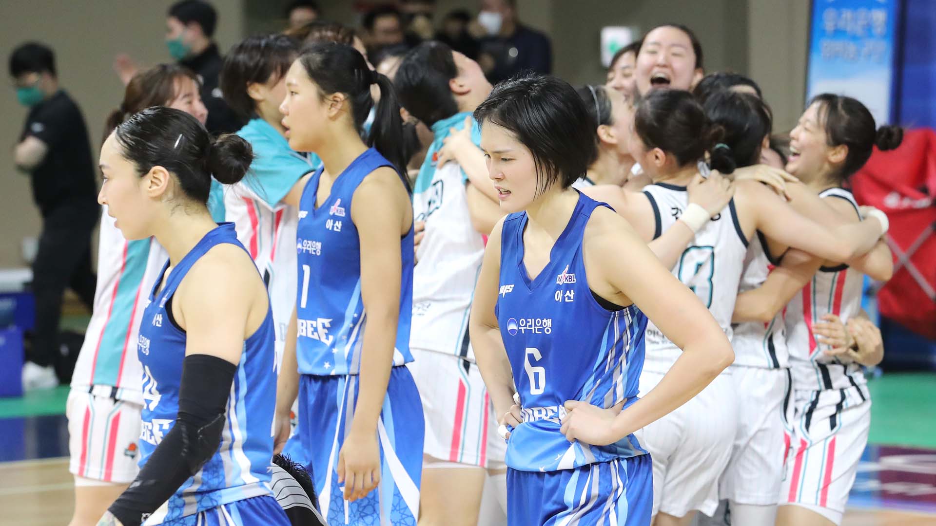 '우승 다 왔는데'…5위 팀에 발목 잡힌 우리은행