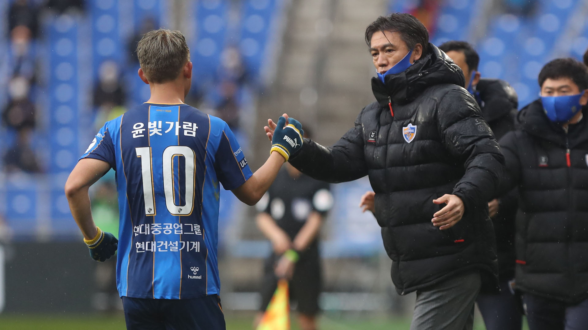 [온라인카지노 가입코드축구] 홍명보 감독 만점 데뷔전…강원에 대승