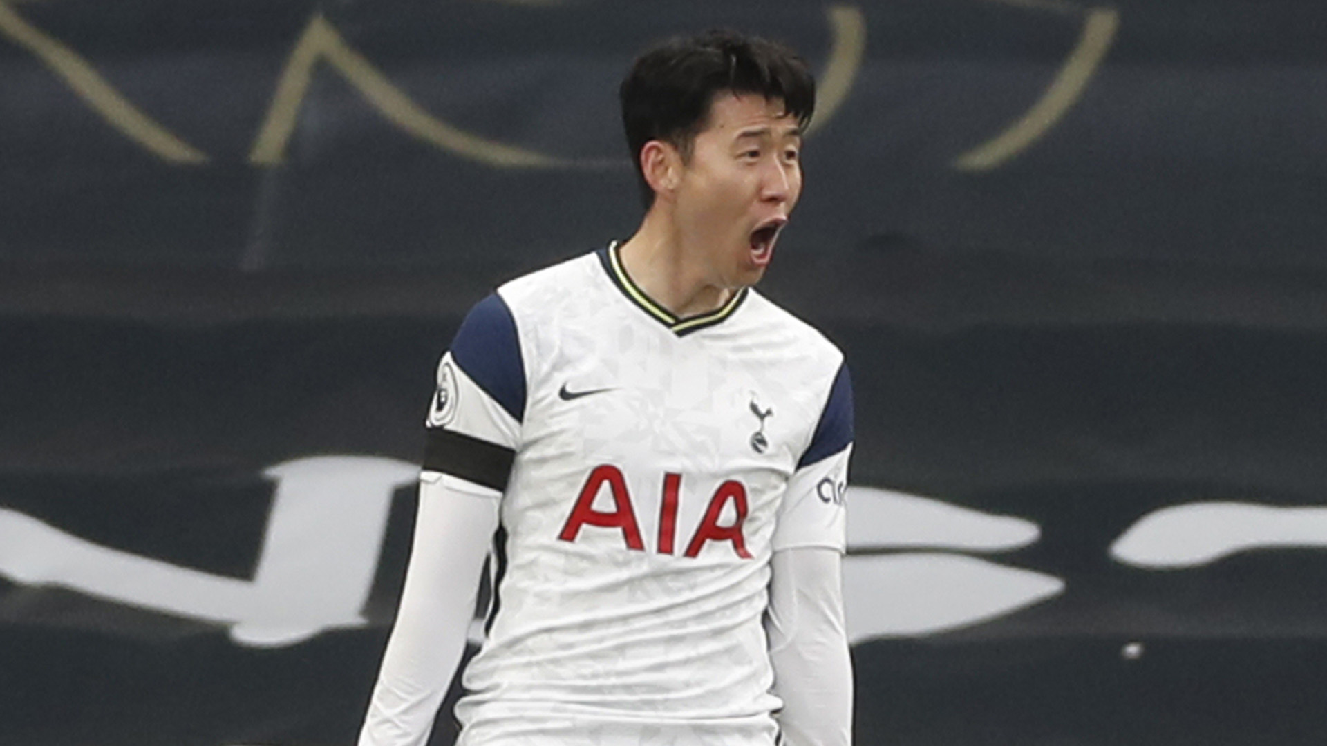 손흥민 리그 14호골…토트넘은 카지노 입플에 1-3 역전패