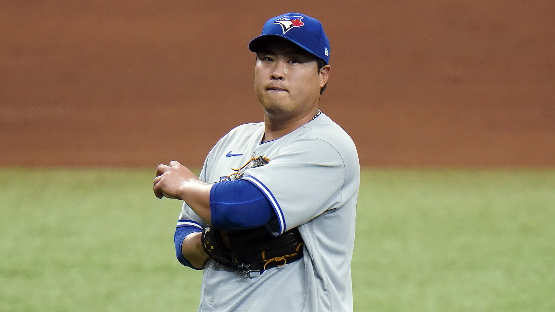 류현진, 엉덩이 통증으로 자진 강판…3⅔이닝 무실점