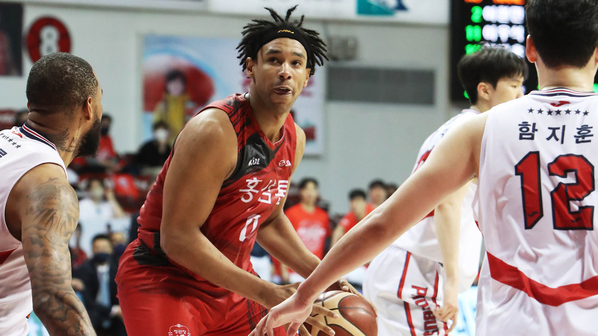 [프로농구] '설린저 40점' 인삼공사, 4년 만에 챔프전 진출