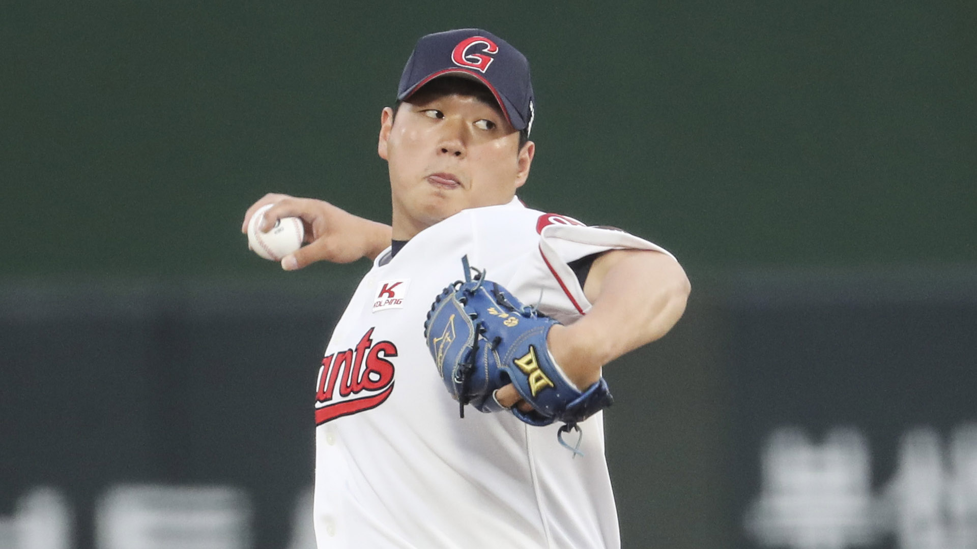 '투수 변신' 나균안 첫 승…롯데, 6연패 탈출