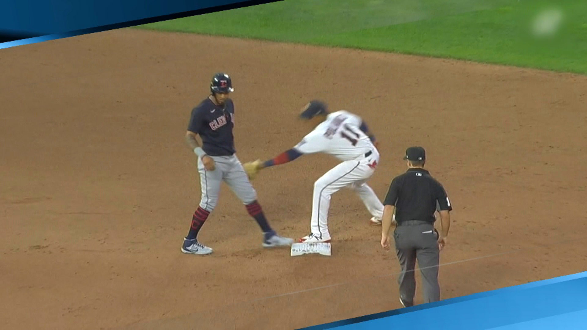 [온라인카지노 조작 벳무브영상] "베이스에서는 한눈 팔면 안돼요"