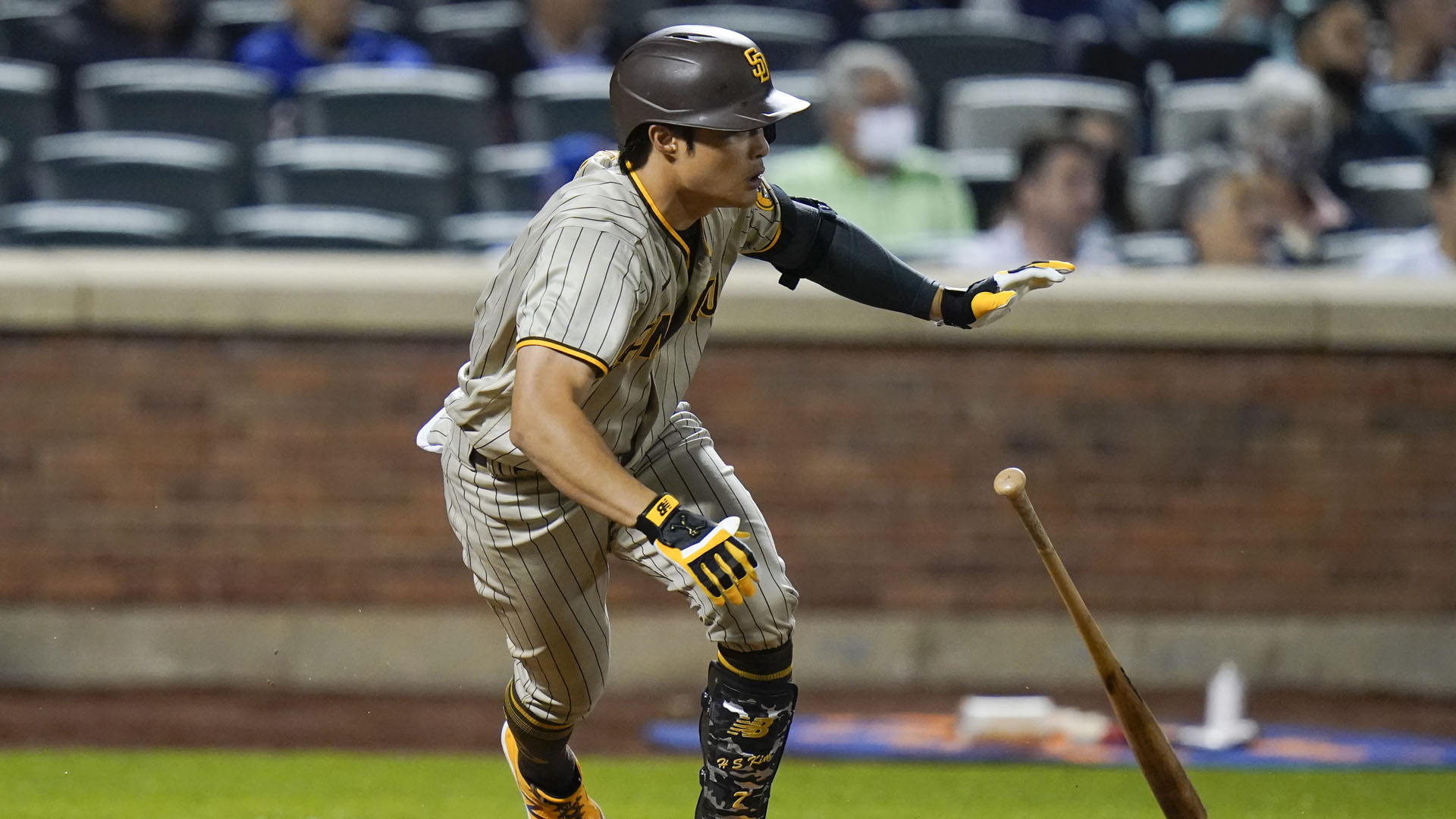 라이브카지노, 더블헤더 2경기서 연속 타점