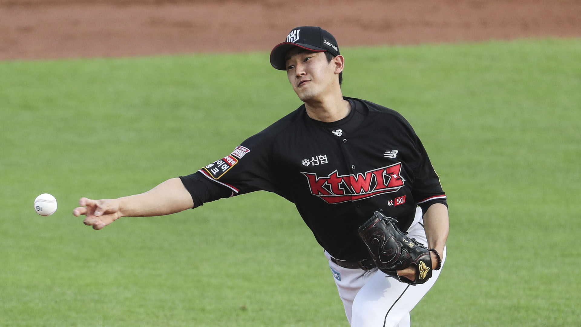 고영표 7이닝 무실점…kt, 3.5게임 차 단독 1위