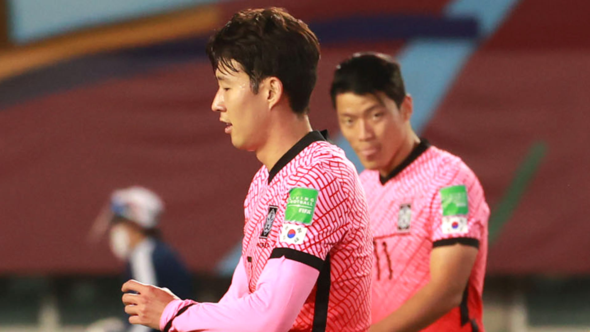 황의조 빠진 벤투호…골 부담 커진 손흥민·황희찬