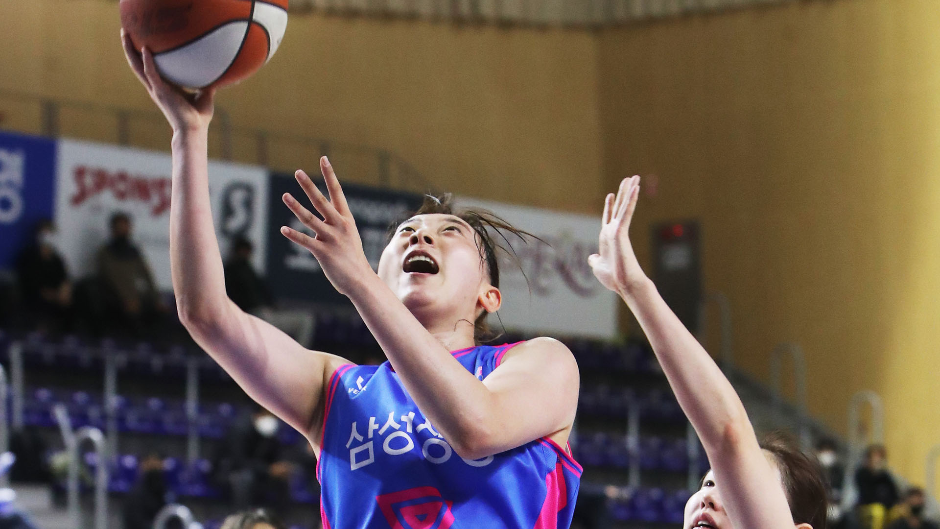 '이주연 15점' 삼성생명, 꼴찌 온라인카지노 벌금 유니88큐 제압