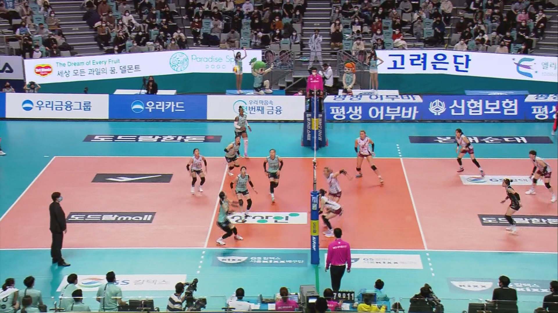 '삼각편대' 뜬 GS칼텍스…2위 쟁탈전서 승리