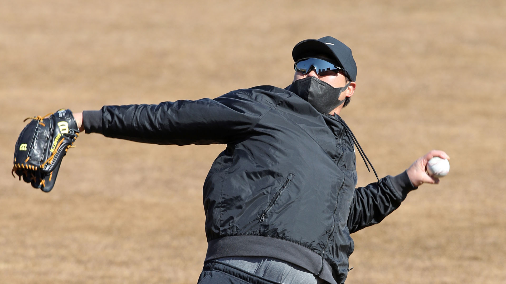'격리 해제' 류현진, 10년 만에 대전에서 훈련