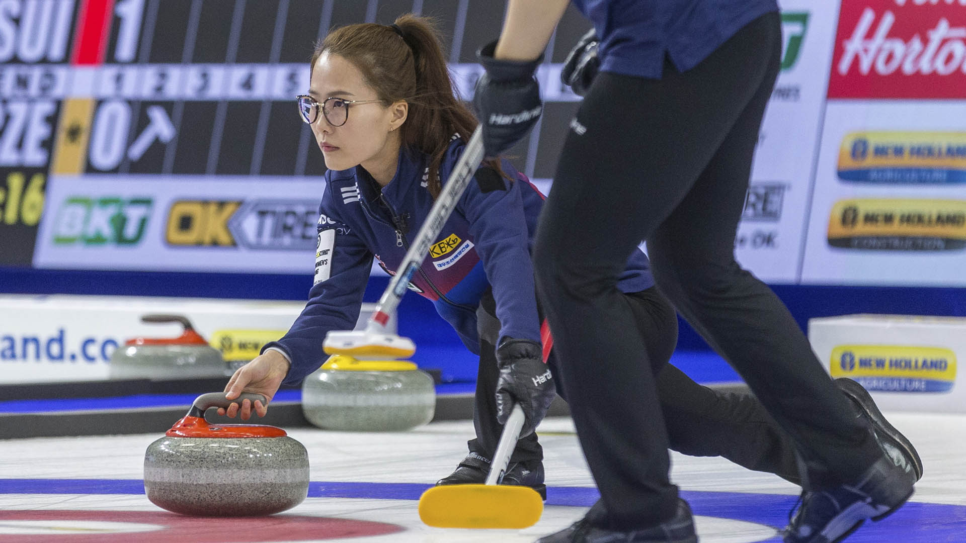 팀킴, 사상 첫 세계선수권 결승…오늘 스위스와 격돌