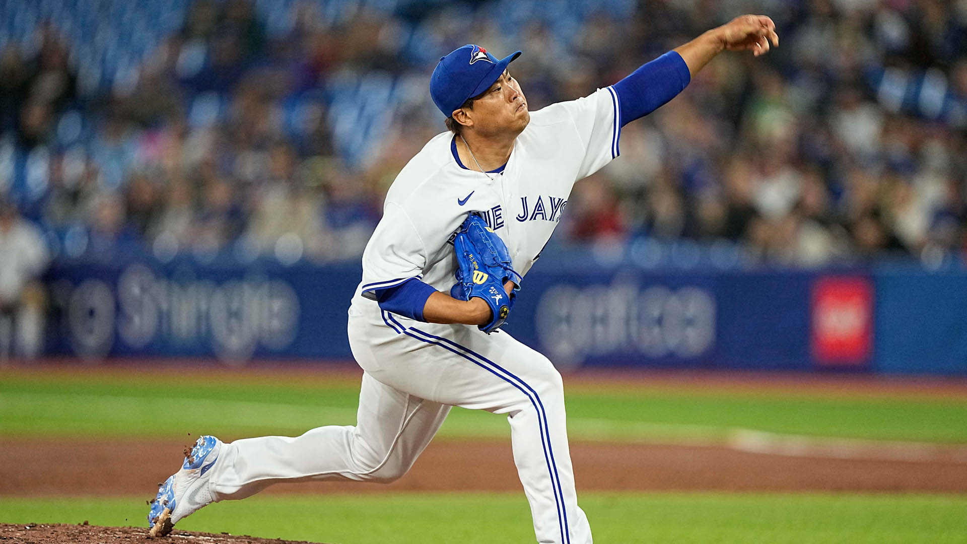 든든한 득점 지원에도…첫 등판부터 꼬인 류현진