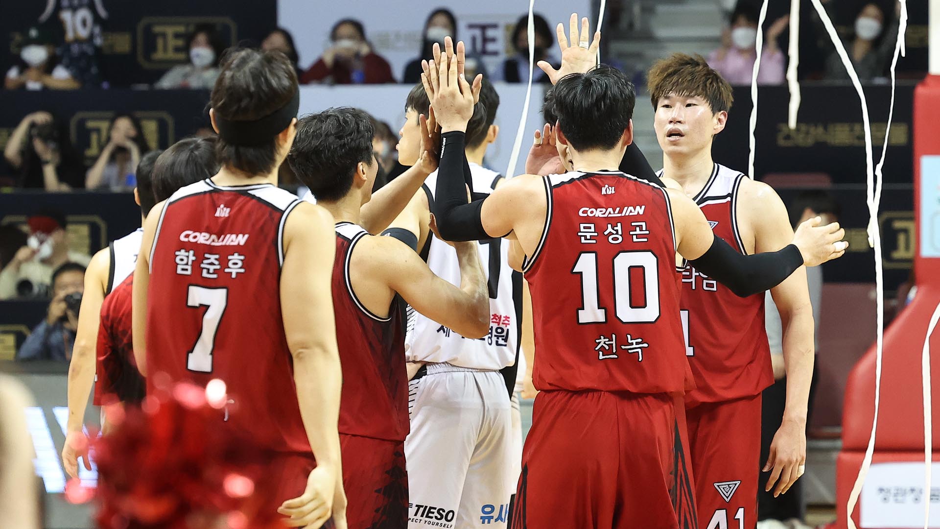 안방 접수한 라이언킹…KGC, 챔프전까지 단 1승