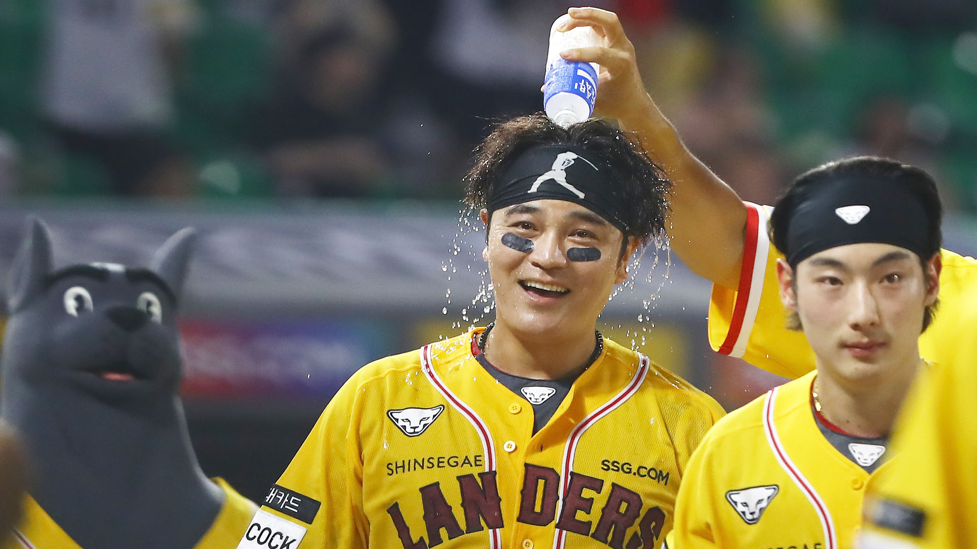 추신수 시즌 첫 끝내기 홈런…SSG 5연승·키움 9연승