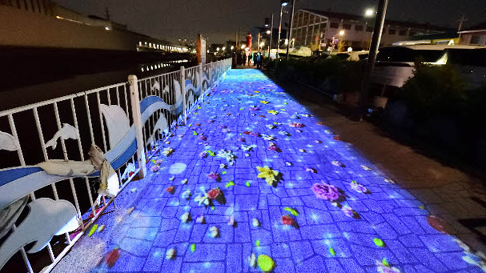 인천 화수부두의 '변신'…여름밤 수놓는 빛의 향연