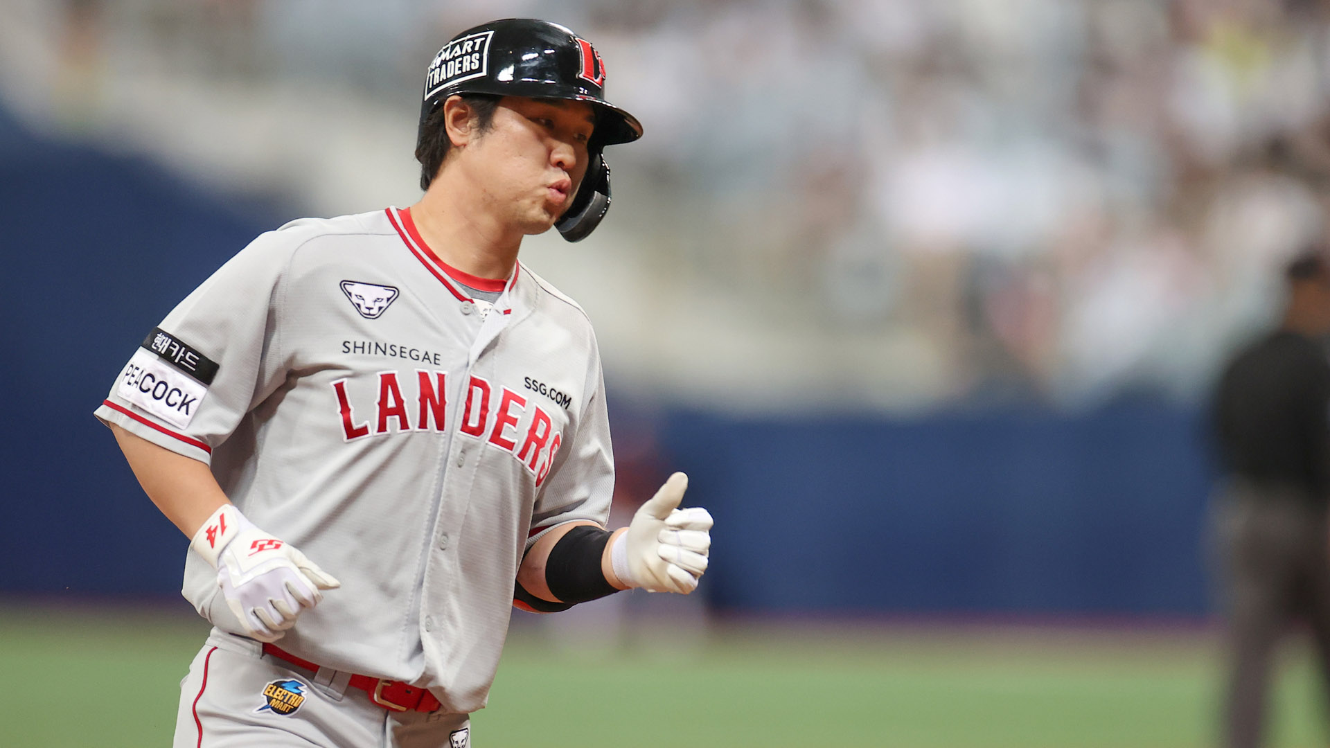 '최정 4타점' SSG 3연승…'이대호 전력질주' 롯데 환호