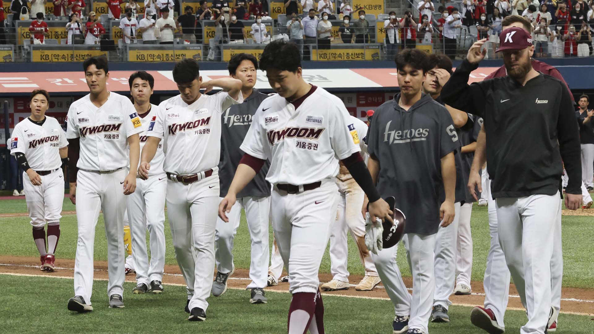 요키시도 안되네…KIA 19안타, 키움 6연패 침몰