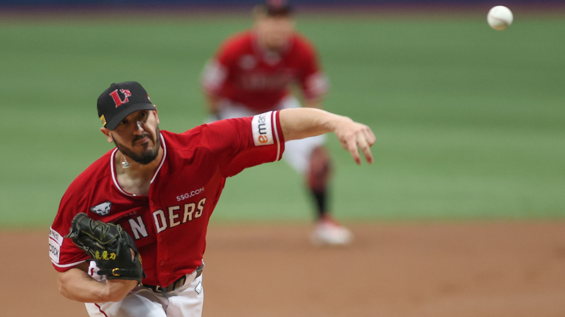 '1위 안내준다' 모리만도 역투…SSG 80승 선착