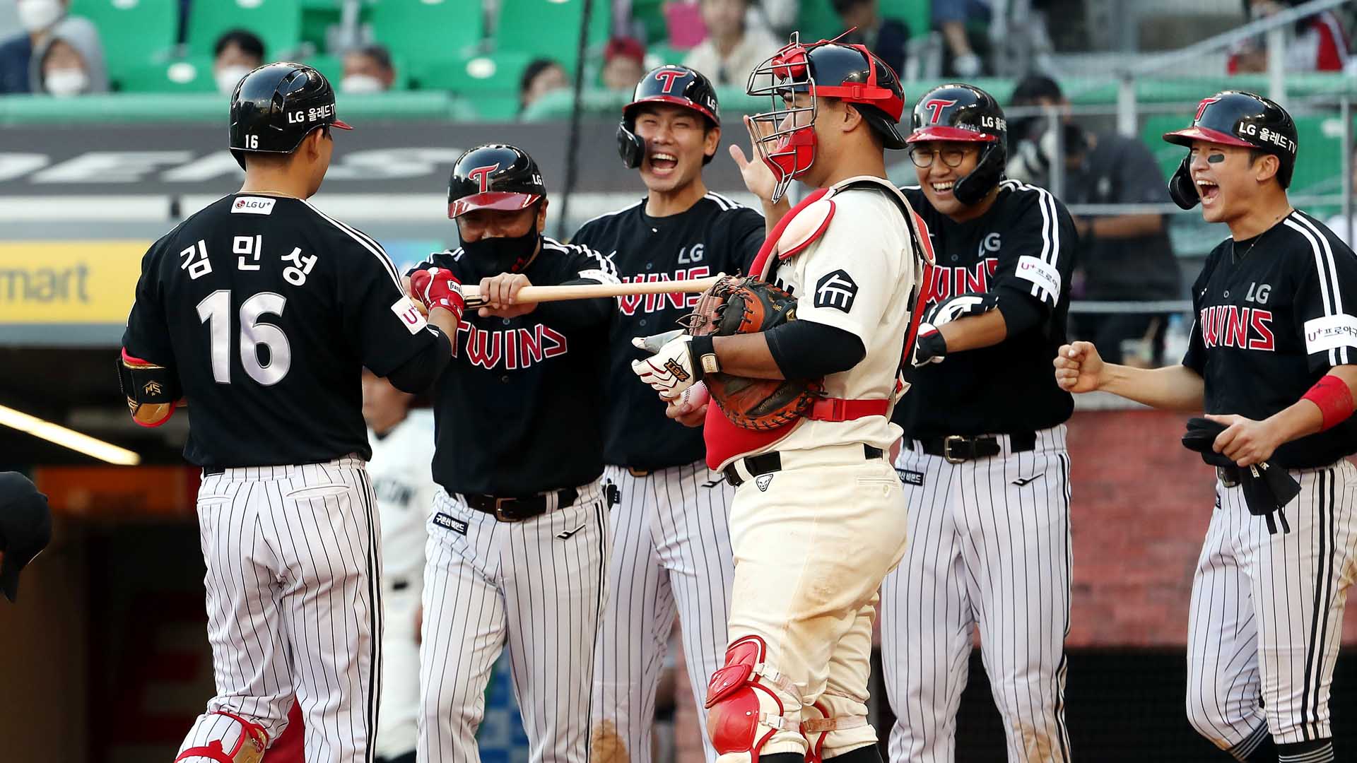SSG 누른 김민성 만루포…1위 희망 살린 온라인카지노 조작 유니88
