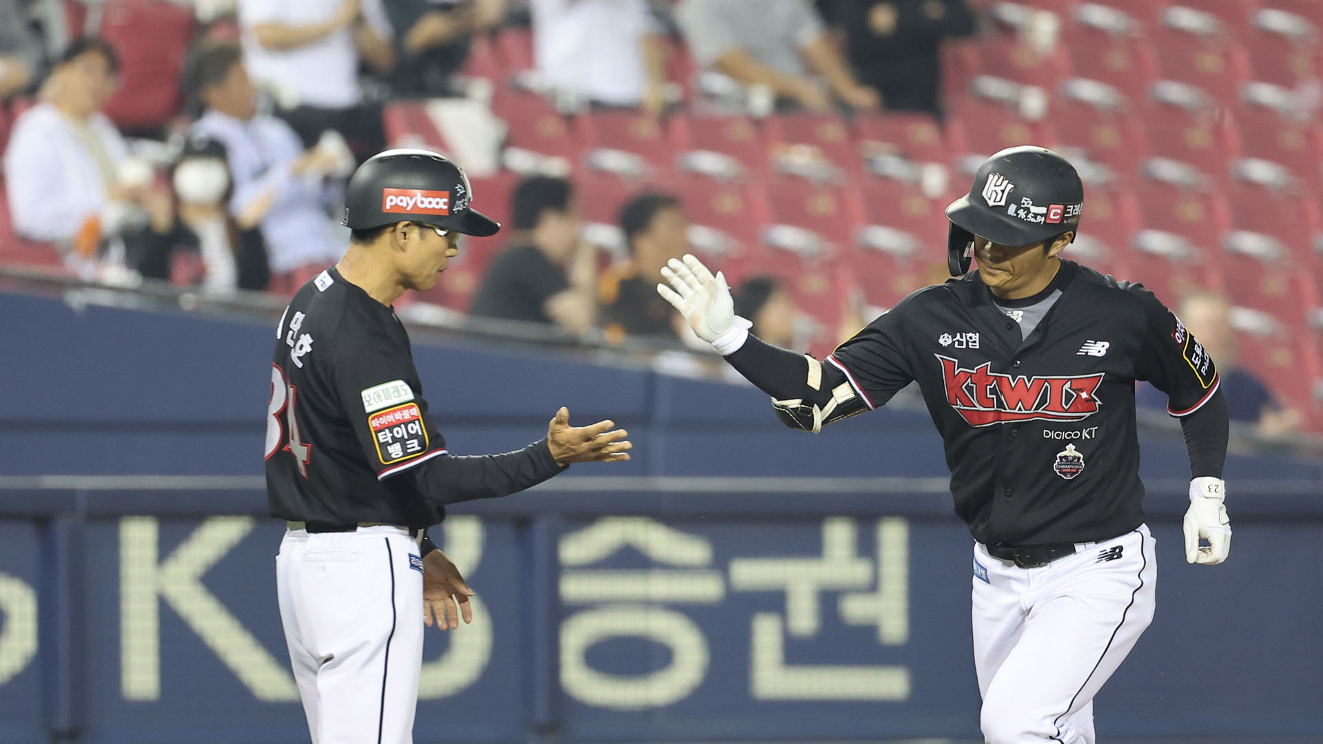 KT 조용호 '아깝다 사이클링 히트'…팀 3위 경쟁 계속