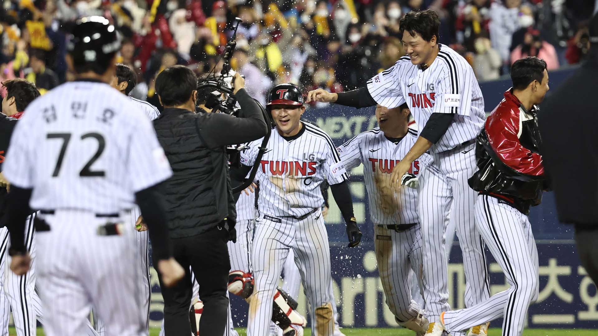 오지환 끝내기에 무너진 KT, 와일드카드전으로