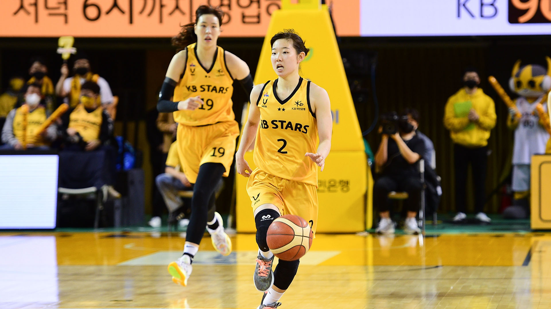 '박지수 복귀 후 첫 더블더블' KB, 하나원큐 제압