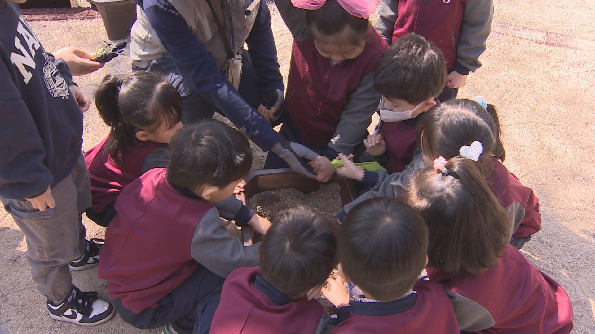 '체험으로 숲의 가치 배워요'…<em class='find'한국-no-1-온라인카지노</em 어린이 체험 프로그램 '인기'